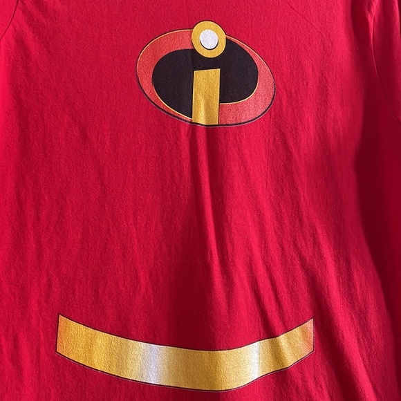 *SOLD* Disney Pixar, The Incredibles Shirt, Size Medium - Picture 2 of 6